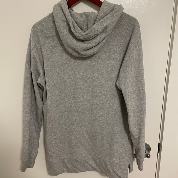 🤝 Asics Grey Logo Hoodie 🤝 - Picture 2 of 4